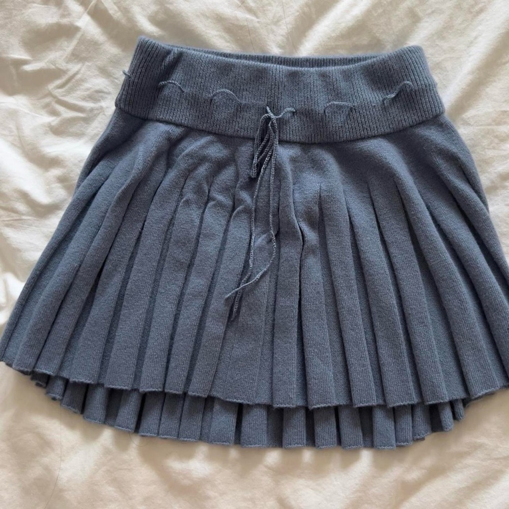 Guizio set long sleeve crop top and baby Blue Pleated mini Skirt knit - Picture 5 of 14